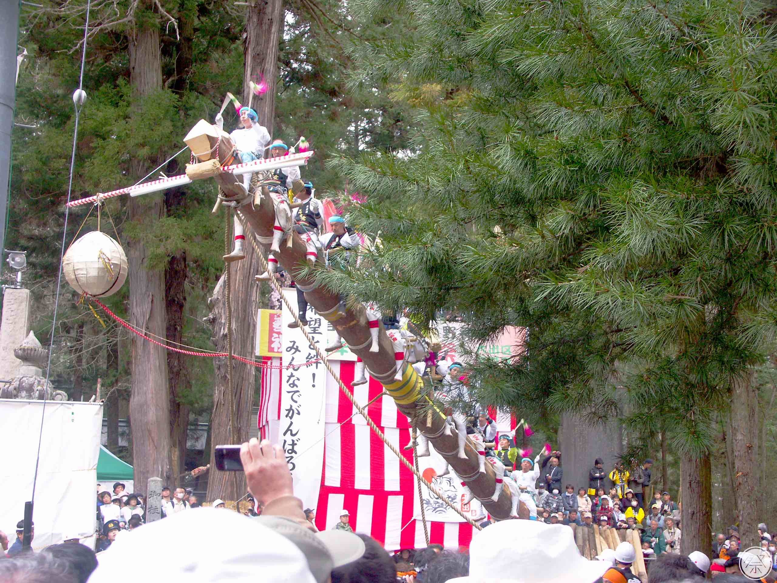 信濃國二之宮小野御柱祭 | 日本のお祭カレンダー